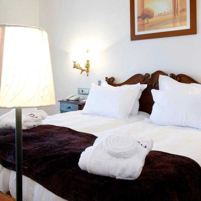 Ayre Hotel Alfonso II Oviedo Pokoj fotografie